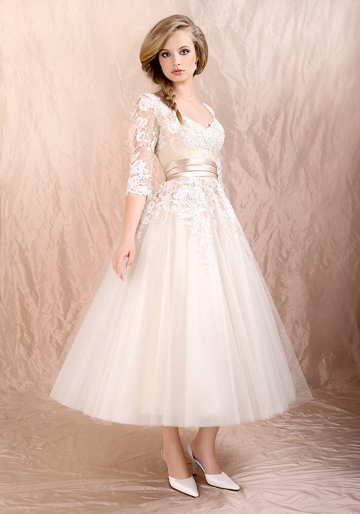 Retro 50s Inspired Long Sleeves Tea Length Tulle Wedding Dress