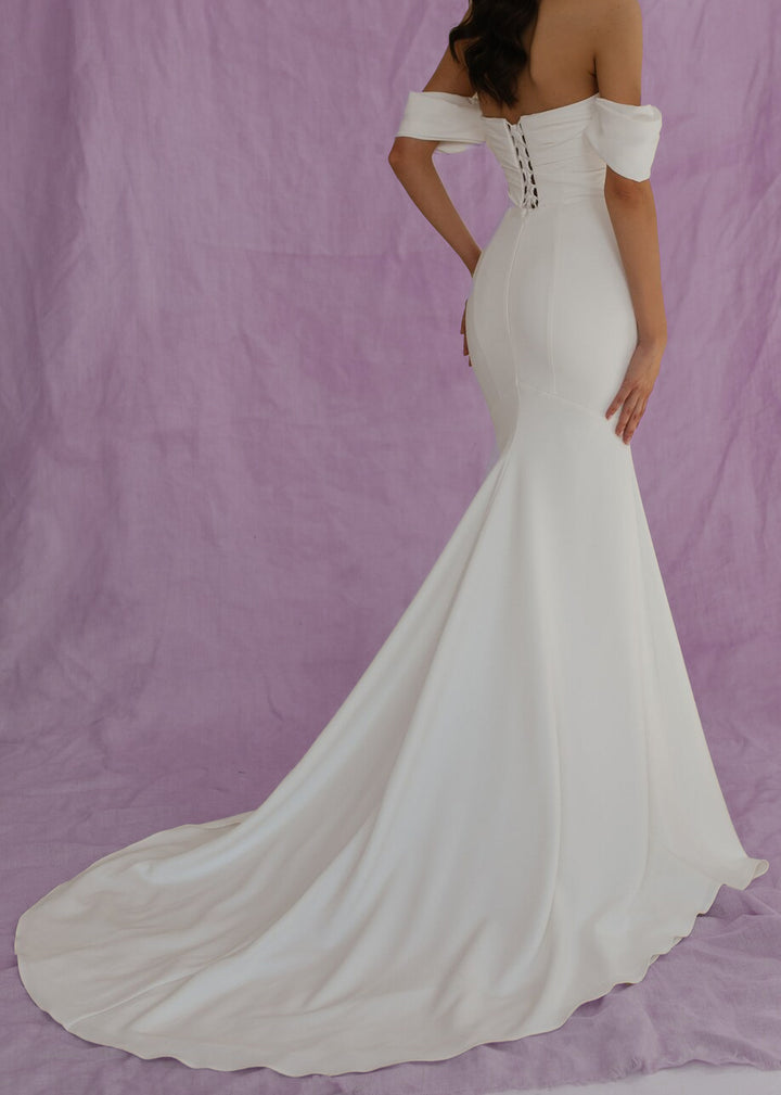 Elegant Strapless Crepe Fit and Flare Wedding Dress ET3045