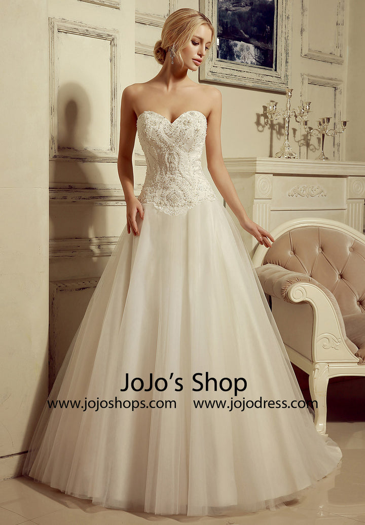 Strapless Ball Gown Style Wedding Dress with Sweetheart Neckline | HL1013