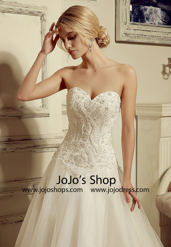 Strapless Ball Gown Style Wedding Dress with Sweetheart Neckline | HL1013