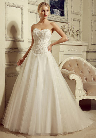 Strapless Ball Gown Style Wedding Dress with Sweetheart Neckline | HL1013