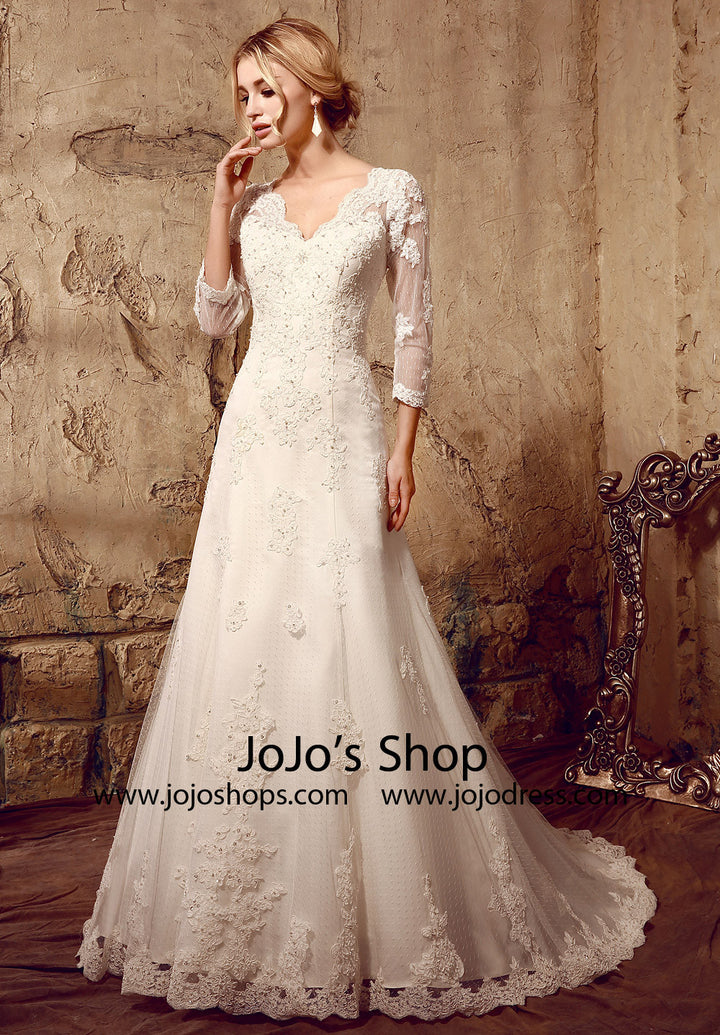 Vintage Inspired Lace Wedding Dress with Long Sleeves | HL1025