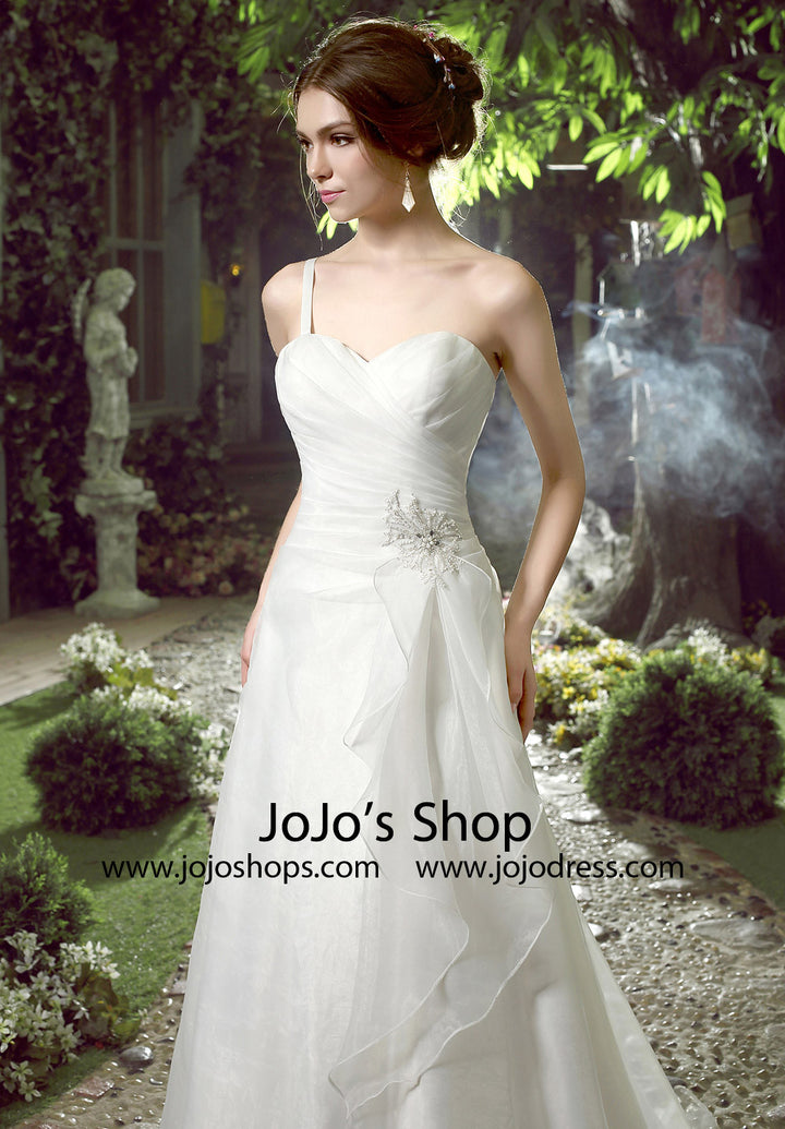 Whimsical One Shoulder Organza Wedding Dress | HL1027