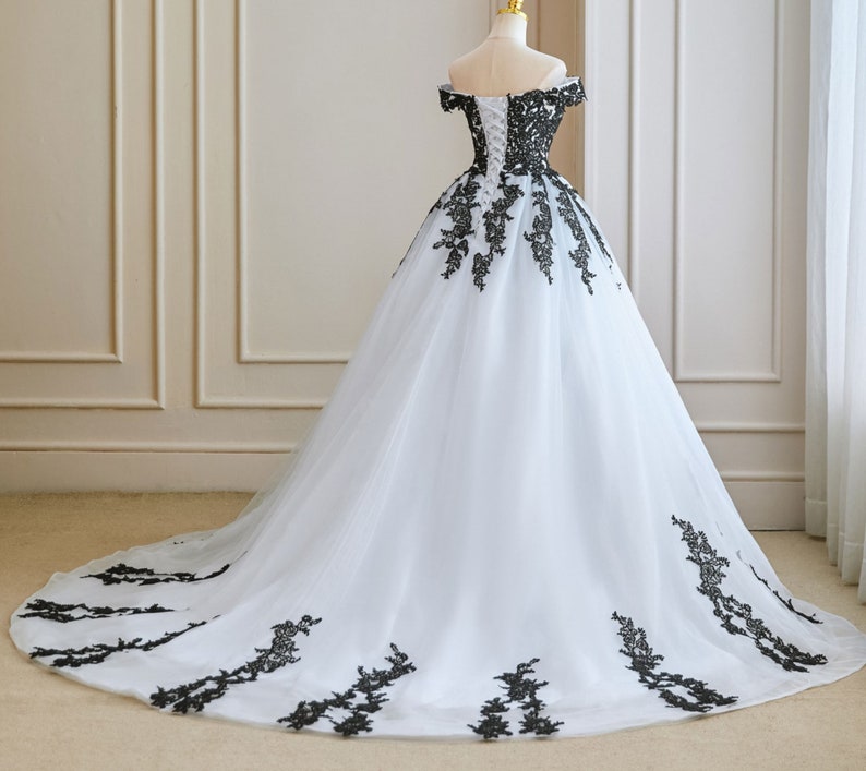 Black and White Lace Ball Gown Wedding Dress ET3034 – JoJo Shop