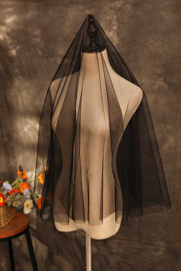 Long Gothic Black Tulle Wedding Veil EE882037