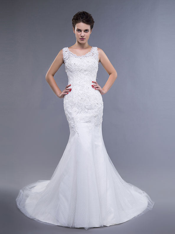 Simple Lace Fit and Flare Wedding Dress with Keyhole