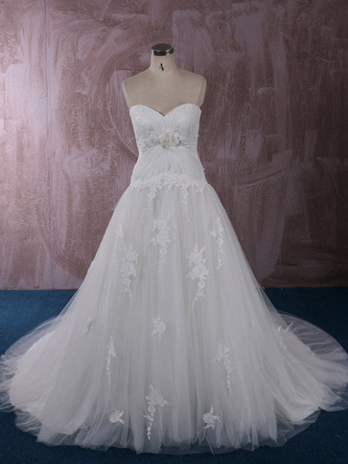 Strapless Lace Wedding Dress with Sweetheart Neckline and Empire Waist | QT85285