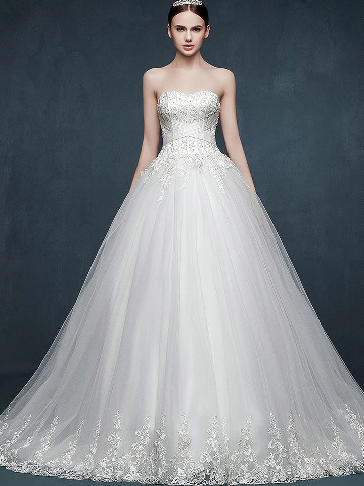 Strapless Lace Ball Gown Wedding Dress with Sweetheart Neckline