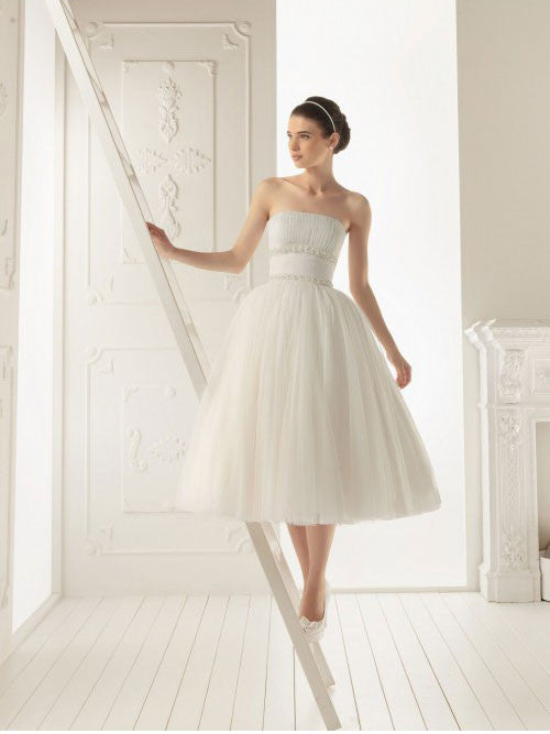 Classic Strapless Tulle Wedding Dress 