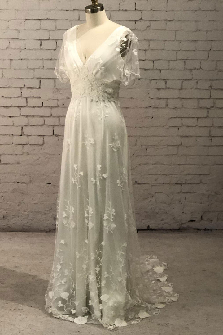 Vintage Style Lace Wedding Dress ET3017