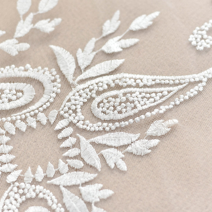 Vintage Style Ivory Embroidered Lace LC1003