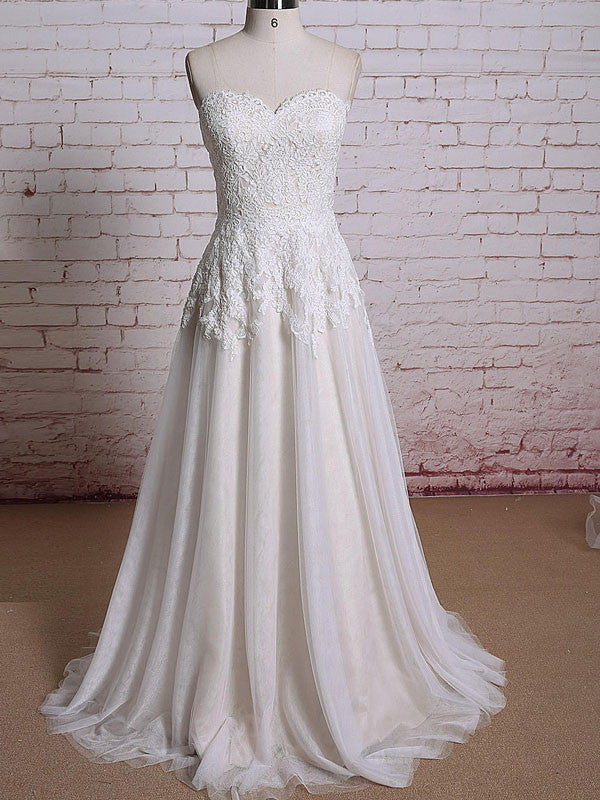 Vintage Strapless Lace Wedding Dress with Sweetheart Neckline | EE3011