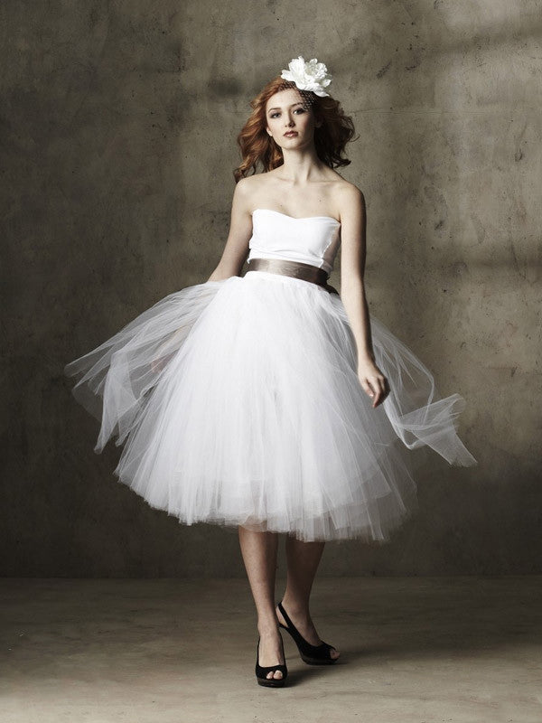 Whimsical Strapless Knee Length Tulle Wedding Dress 